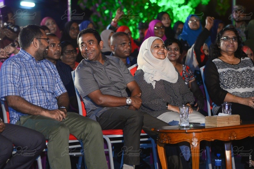  ވެރިކަން ކުރާ ޕާޓީ އިން ވެސްޓް ޕާކް ސަރަހައްދުގައި "ކަނބަލުންގެ ގުޅުން" ނަމުގައި ބޭއްވި ޖަލްސާގެ ތެރެއިން---ސަން ފޮޓޯ/ މުހައްމަދު އަފްރާހް