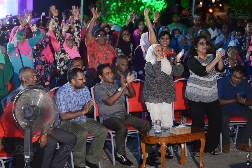  ވެރިކަން ކުރާ ޕާޓީ އިން ވެސްޓް ޕާކް ސަރަހައްދުގައި "ކަނބަލުންގެ ގުޅުން" ނަމުގައި ބޭއްވި ޖަލްސާގެ ތެރެއިން---ސަން ފޮޓޯ/ މުހައްމަދު އަފްރާހް