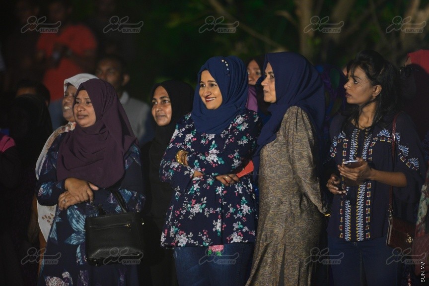  ވެރިކަން ކުރާ ޕާޓީ އިން ވެސްޓް ޕާކް ސަރަހައްދުގައި "ކަނބަލުންގެ ގުޅުން" ނަމުގައި ބޭއްވި ޖަލްސާގެ ތެރެއިން---ސަން ފޮޓޯ/ މުހައްމަދު އަފްރާހް