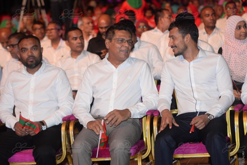 "މަގެ ދީނާ މަގެ ގައުމާ!"ގެ ނަމުގައި ސަރުކާރު ހިންގާ ކޯލިޝަންއިން ކާނިވާ ސަރަހައްދުގައި ބޭއްވި ޖަލްސާގެ ތެރެއިން---ސަން ފޮޓޯ/ މުހައްމަދު އަފްރާހް