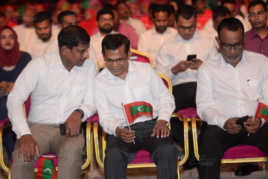"މަގެ ދީނާ މަގެ ގައުމާ!"ގެ ނަމުގައި ސަރުކާރު ހިންގާ ކޯލިޝަންއިން ކާނިވާ ސަރަހައްދުގައި ބޭއްވި ޖަލްސާގެ ތެރެއިން---ސަން ފޮޓޯ/ މުހައްމަދު އަފްރާހް