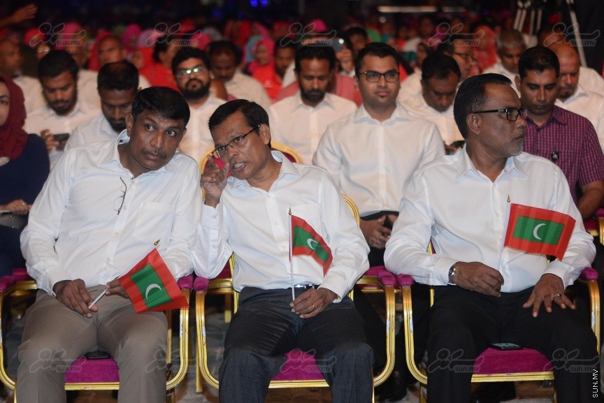 "މަގެ ދީނާ މަގެ ގައުމާ!"ގެ ނަމުގައި ސަރުކާރު ހިންގާ ކޯލިޝަންއިން ކާނިވާ ސަރަހައްދުގައި ބޭއްވި ޖަލްސާގެ ތެރެއިން---ސަން ފޮޓޯ/ މުހައްމަދު އަފްރާހް