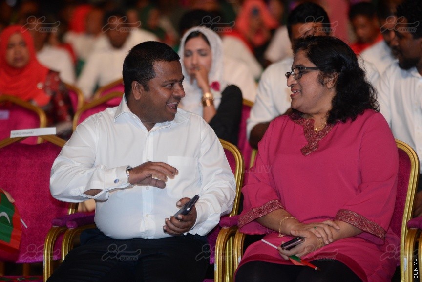 "މަގެ ދީނާ މަގެ ގައުމާ!"ގެ ނަމުގައި ސަރުކާރު ހިންގާ ކޯލިޝަންއިން ކާނިވާ ސަރަހައްދުގައި ބޭއްވި ޖަލްސާގެ ތެރެއިން---ސަން ފޮޓޯ/ މުހައްމަދު އަފްރާހް