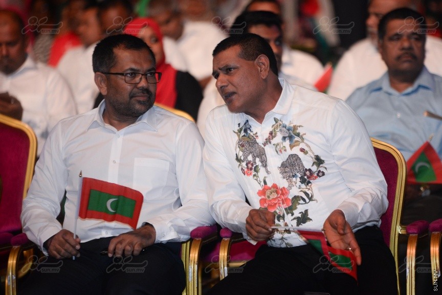 "މަގެ ދީނާ މަގެ ގައުމާ!"ގެ ނަމުގައި ސަރުކާރު ހިންގާ ކޯލިޝަންއިން ކާނިވާ ސަރަހައްދުގައި ބޭއްވި ޖަލްސާގެ ތެރެއިން---ސަން ފޮޓޯ/ މުހައްމަދު އަފްރާހް