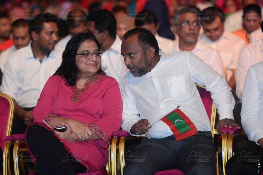 "މަގެ ދީނާ މަގެ ގައުމާ!"ގެ ނަމުގައި ސަރުކާރު ހިންގާ ކޯލިޝަންއިން ކާނިވާ ސަރަހައްދުގައި ބޭއްވި ޖަލްސާގެ ތެރެއިން---ސަން ފޮޓޯ/ މުހައްމަދު އަފްރާހް