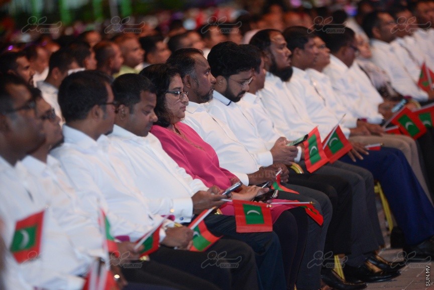 "މަގެ ދީނާ މަގެ ގައުމާ!"ގެ ނަމުގައި ސަރުކާރު ހިންގާ ކޯލިޝަންއިން ކާނިވާ ސަރަހައްދުގައި ބޭއްވި ޖަލްސާގެ ތެރެއިން---ސަން ފޮޓޯ/ މުހައްމަދު އަފްރާހް