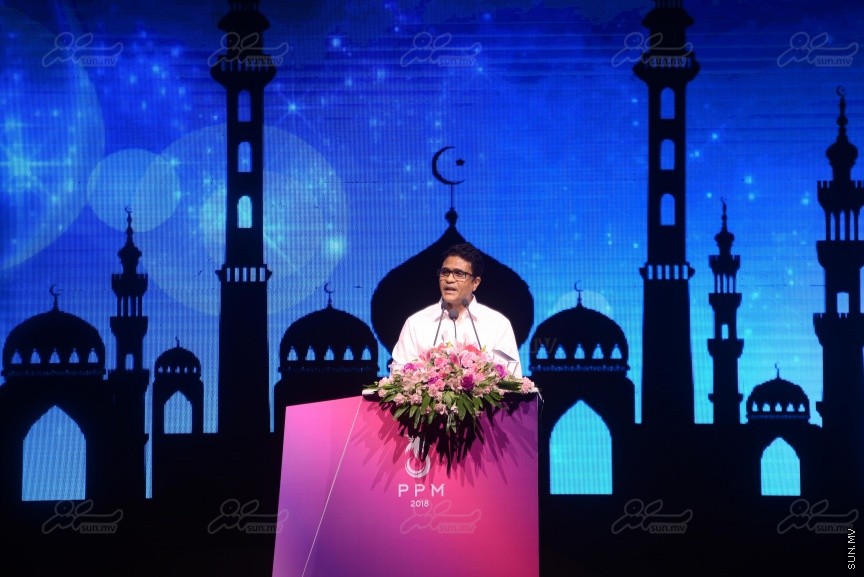 "މަގެ ދީނާ މަގެ ގައުމާ!"ގެ ނަމުގައި ސަރުކާރު ހިންގާ ކޯލިޝަންއިން ކާނިވާ ސަރަހައްދުގައި ބޭއްވި ޖަލްސާގެ ތެރެއިން---ސަން ފޮޓޯ/ މުހައްމަދު އަފްރާހް