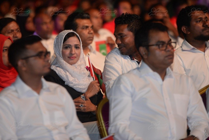 "މަގެ ދީނާ މަގެ ގައުމާ!"ގެ ނަމުގައި ސަރުކާރު ހިންގާ ކޯލިޝަންއިން ކާނިވާ ސަރަހައްދުގައި ބޭއްވި ޖަލްސާގެ ތެރެއިން---ސަން ފޮޓޯ/ މުހައްމަދު އަފްރާހް
