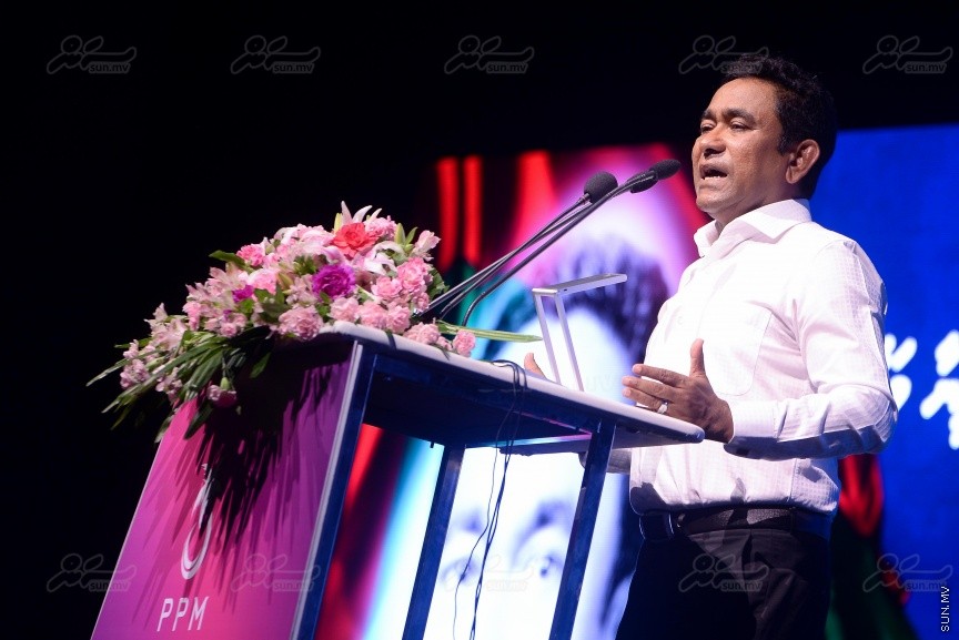 "މަގެ ދީނާ މަގެ ގައުމާ!"ގެ ނަމުގައި ސަރުކާރު ހިންގާ ކޯލިޝަންއިން ކާނިވާ ސަރަހައްދުގައި ބޭއްވި ޖަލްސާގެ ތެރެއިން---ސަން ފޮޓޯ/ މުހައްމަދު އަފްރާހް