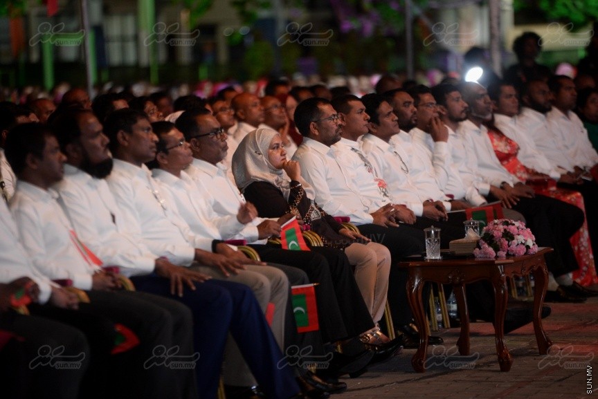 "މަގެ ދީނާ މަގެ ގައުމާ!"ގެ ނަމުގައި ސަރުކާރު ހިންގާ ކޯލިޝަންއިން ކާނިވާ ސަރަހައްދުގައި ބޭއްވި ޖަލްސާގެ ތެރެއިން---ސަން ފޮޓޯ/ މުހައްމަދު އަފްރާހް