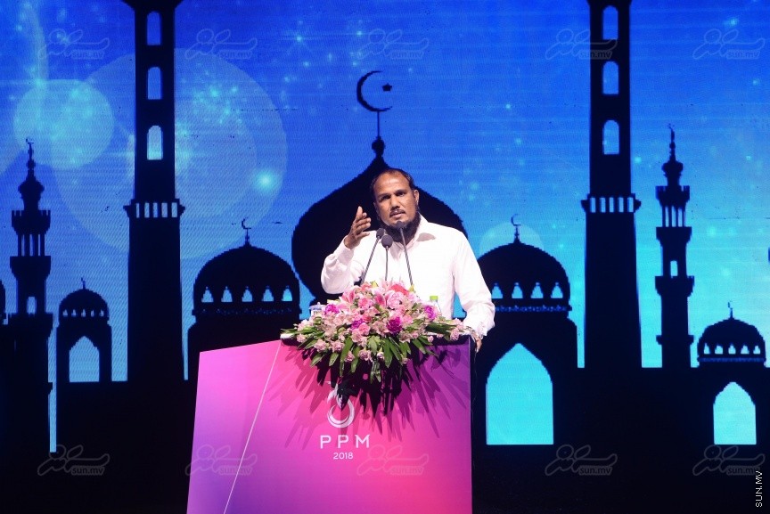 "މަގެ ދީނާ މަގެ ގައުމާ!"ގެ ނަމުގައި ސަރުކާރު ހިންގާ ކޯލިޝަންއިން ކާނިވާ ސަރަހައްދުގައި ބޭއްވި ޖަލްސާގެ ތެރެއިން---ސަން ފޮޓޯ/ މުހައްމަދު އަފްރާހް