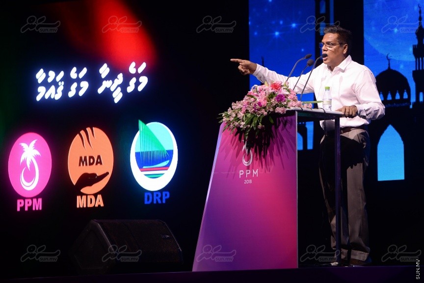 "މަގެ ދީނާ މަގެ ގައުމާ!"ގެ ނަމުގައި ސަރުކާރު ހިންގާ ކޯލިޝަންއިން ކާނިވާ ސަރަހައްދުގައި ބޭއްވި ޖަލްސާގެ ތެރެއިން---ސަން ފޮޓޯ/ މުހައްމަދު އަފްރާހް