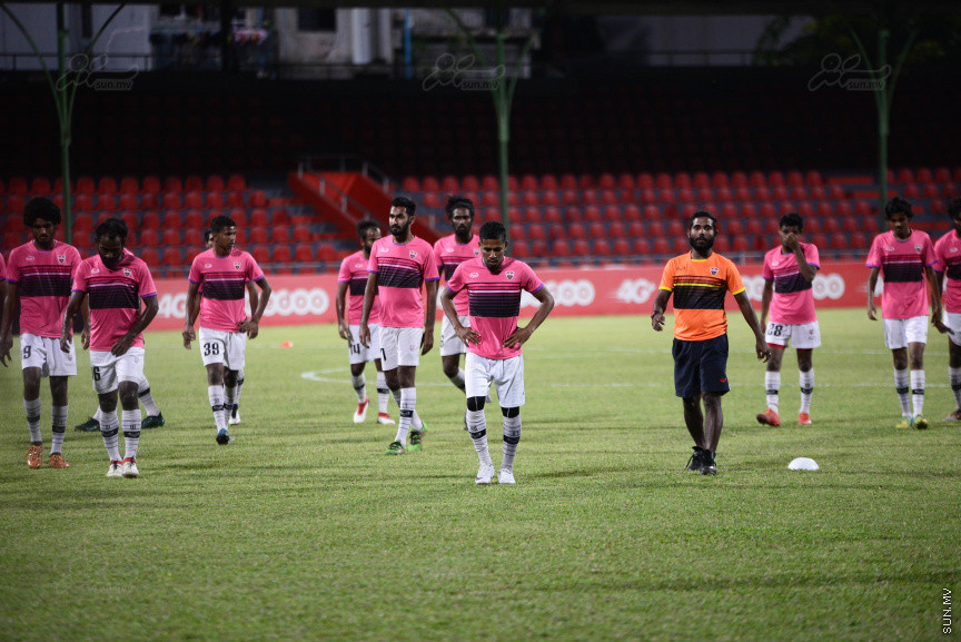 ރާއްޖޭގެ ޓީސީ ސްޕޯޓްސް ކްލަބާއި އިންޑީއާގެ ބެންގަލޫރު އެފްސީ ވާދަކުރާ އޭއެފްސީ ކަޕު ކޮލިފައިން ފުރަތަމަ ލެގު އޮންނާނި މާދަމާ ރޭ ގައުމީ ފުޓުބޯޅަ ދަނޑުގައި---ސަން ފޮޓޯ/ މުހައްމަދު އަފްރާހް 