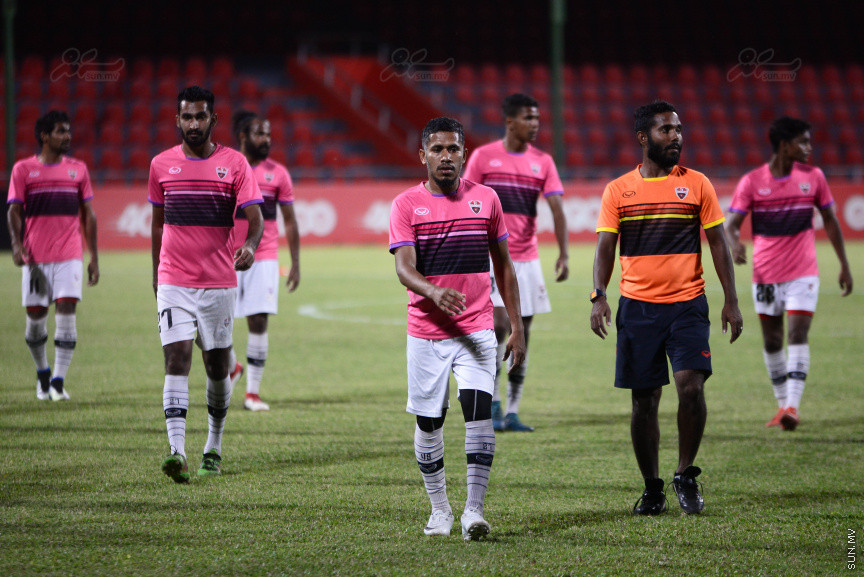 ރާއްޖޭގެ ޓީސީ ސްޕޯޓްސް ކްލަބާއި އިންޑީއާގެ ބެންގަލޫރު އެފްސީ ވާދަކުރާ އޭއެފްސީ ކަޕު ކޮލިފައިން ފުރަތަމަ ލެގު އޮންނާނި މާދަމާ ރޭ ގައުމީ ފުޓުބޯޅަ ދަނޑުގައި---ސަން ފޮޓޯ/ މުހައްމަދު އަފްރާހް 