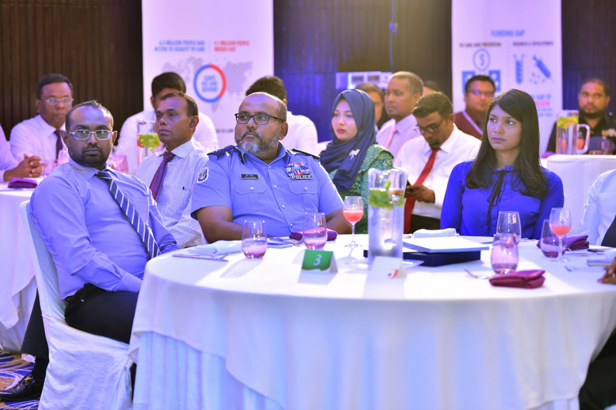 ފެބްރުއަރީ 15، 2018: ރާއްޖެއިން ޓީބީ ނައްތާލުމުގެ ގައުމީ ސްޓްރެޓެޖިކް ޕްލޭން އިފްތިތާހުކުރުމަށް ހޮޓެލް ޖެންގައި ބޭއްވި ރަސްމިއްޔާތުގެ ތެރެއިން: އެ ޕްލޭން އިފްތިތާހުކޮށްދެއްވީ ރައީސް ޔާމީން -- ފޮޓޯ/ ރައީސް އޮފީސް