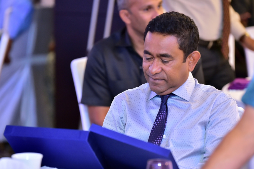 ފެބްރުއަރީ 15، 2018: ރާއްޖެއިން ޓީބީ ނައްތާލުމުގެ ގައުމީ ސްޓްރެޓެޖިކް ޕްލޭން އިފްތިތާހުކުރުމަށް ހޮޓެލް ޖެންގައި ބޭއްވި ރަސްމިއްޔާތުގެ ތެރެއިން: އެ ޕްލޭން އިފްތިތާހުކޮށްދެއްވީ ރައީސް ޔާމީން -- ފޮޓޯ/ ރައީސް އޮފީސް