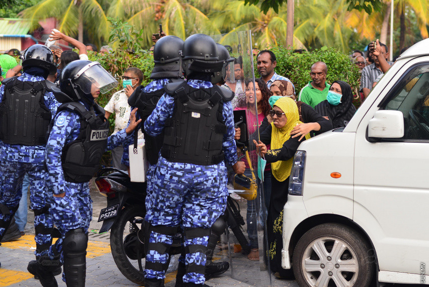 16 ފެބްރުއަރީ 2018: އިދިކޮޅު ފަރާތްތަކުން "ވޯމްއަޕް" ގެ ނަމުގައި މާލޭގައި ކުރިއަށްގެންދާ އެއްވުމުގެ ތެރެއިން --- ސަން ފޮޓޯ/ މުހައްމަދު އަފްރާހް