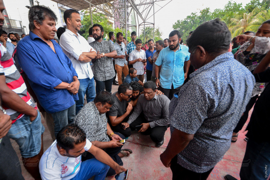 16 ފެބްރުއަރީ 2018: އިދިކޮޅު ފަރާތްތަކުން "ވޯމްއަޕް" ގެ ނަމުގައި މާލޭގައި ކުރިއަށްގެންދާ އެއްވުމުގެ ތެރެއިން --- ސަން ފޮޓޯ/ މުހައްމަދު އަފްރާހް