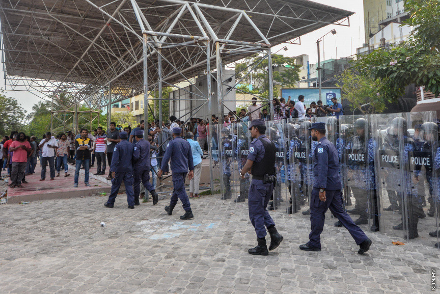 16 ފެބްރުއަރީ 2018: އިދިކޮޅު ފަރާތްތަކުން "ވޯމްއަޕް" ގެ ނަމުގައި މާލޭގައި ކުރިއަށްގެންދާ އެއްވުމުގެ ތެރެއިން --- ސަން ފޮޓޯ/ މުހައްމަދު އަފްރާހް
