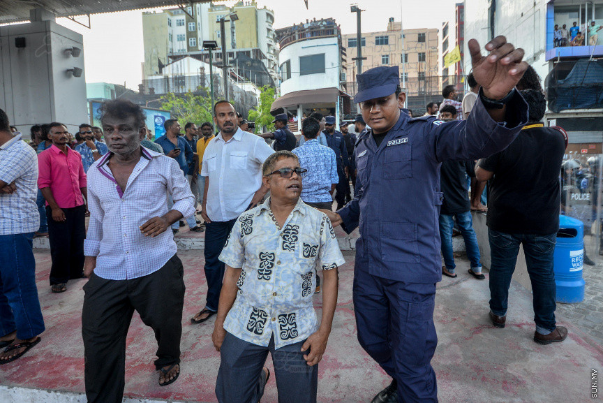 16 ފެބްރުއަރީ 2018: އިދިކޮޅު ފަރާތްތަކުން "ވޯމްއަޕް" ގެ ނަމުގައި މާލޭގައި ކުރިއަށްގެންދާ އެއްވުމުގެ ތެރެއިން --- ސަން ފޮޓޯ/ މުހައްމަދު އަފްރާހް