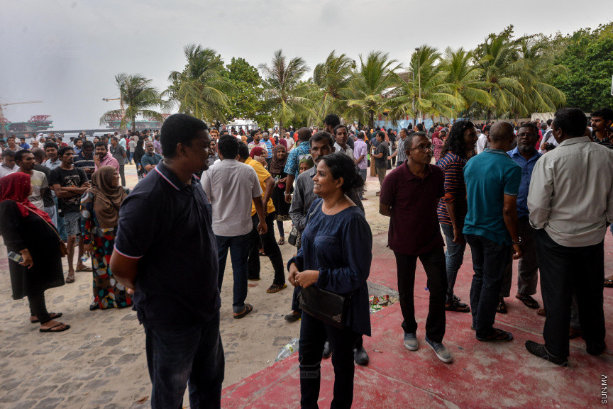 16 ފެބްރުއަރީ 2018: އިދިކޮޅު ފަރާތްތަކުން "ވޯމްއަޕް" ގެ ނަމުގައި މާލޭގައި ކުރިއަށްގެންދާ އެއްވުމުގެ ތެރެއިން --- ސަން ފޮޓޯ/ މުހައްމަދު އަފްރާހް