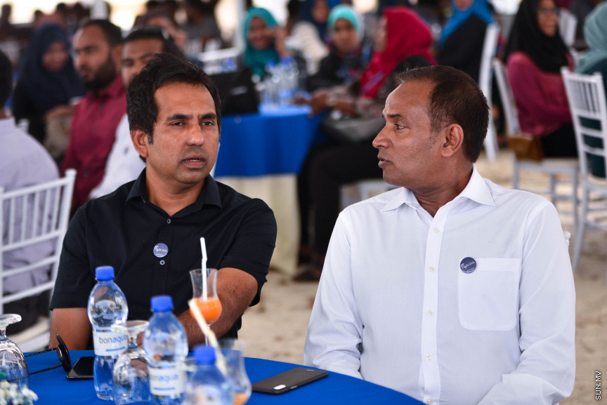 ބޯހިޔާވަހިކަން ފޯރުކޮށްދިނުމަށް ސަރުކާރުން ހިންގާ "ހިޔާ" މަޝްރޫއުގެ ދަށުން އެސްޓީއޯ އިން ހުޅުމާލޭގައި ހަދާ 15 ބުރީގެ ރެޒިޑެންޝަލް ދެ ޓަވަރުގެ ބިންގާ އެޅުމަށް ބޭއްވި ރަސްމިއްޔާތުގެ ތެރެއިން---ސަން ފޮޓޯ/ މުހައްމަދު އަފްރާހް 