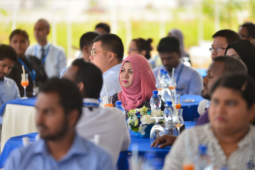 ބޯހިޔާވަހިކަން ފޯރުކޮށްދިނުމަށް ސަރުކާރުން ހިންގާ "ހިޔާ" މަޝްރޫއުގެ ދަށުން އެސްޓީއޯ އިން ހުޅުމާލޭގައި ހަދާ 15 ބުރީގެ ރެޒިޑެންޝަލް ދެ ޓަވަރުގެ ބިންގާ އެޅުމަށް ބޭއްވި ރަސްމިއްޔާތުގެ ތެރެއިން---ސަން ފޮޓޯ/ މުހައްމަދު އަފްރާހް 