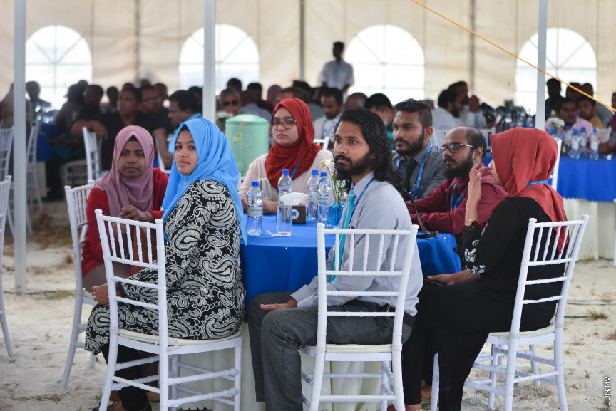 ބޯހިޔާވަހިކަން ފޯރުކޮށްދިނުމަށް ސަރުކާރުން ހިންގާ "ހިޔާ" މަޝްރޫއުގެ ދަށުން އެސްޓީއޯ އިން ހުޅުމާލޭގައި ހަދާ 15 ބުރީގެ ރެޒިޑެންޝަލް ދެ ޓަވަރުގެ ބިންގާ އެޅުމަށް ބޭއްވި ރަސްމިއްޔާތުގެ ތެރެއިން---ސަން ފޮޓޯ/ މުހައްމަދު އަފްރާހް 