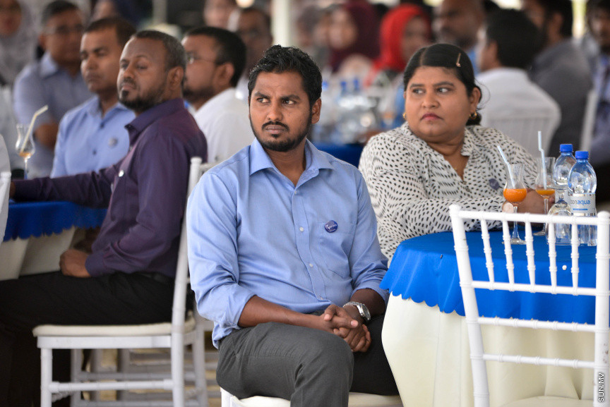 ބޯހިޔާވަހިކަން ފޯރުކޮށްދިނުމަށް ސަރުކާރުން ހިންގާ "ހިޔާ" މަޝްރޫއުގެ ދަށުން އެސްޓީއޯ އިން ހުޅުމާލޭގައި ހަދާ 15 ބުރީގެ ރެޒިޑެންޝަލް ދެ ޓަވަރުގެ ބިންގާ އެޅުމަށް ބޭއްވި ރަސްމިއްޔާތުގެ ތެރެއިން---ސަން ފޮޓޯ/ މުހައްމަދު އަފްރާހް 