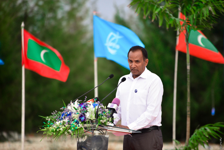 ބޯހިޔާވަހިކަން ފޯރުކޮށްދިނުމަށް ސަރުކާރުން ހިންގާ "ހިޔާ" މަޝްރޫއުގެ ދަށުން އެސްޓީއޯ އިން ހުޅުމާލޭގައި ހަދާ 15 ބުރީގެ ރެޒިޑެންޝަލް ދެ ޓަވަރުގެ ބިންގާ އެޅުމަށް ބޭއްވި ރަސްމިއްޔާތުގެ ތެރެއިން---ސަން ފޮޓޯ/ މުހައްމަދު އަފްރާހް 