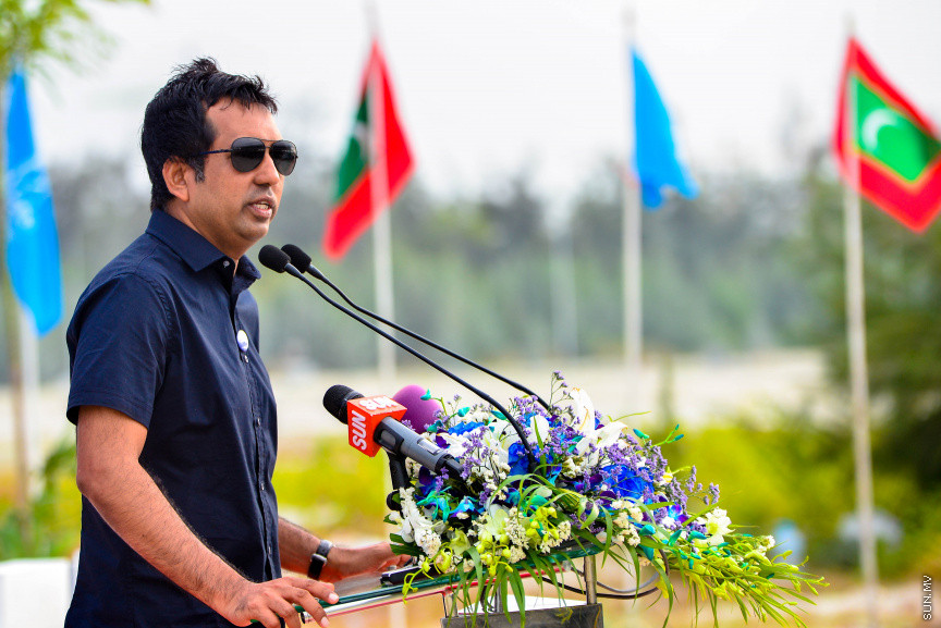 ބޯހިޔާވަހިކަން ފޯރުކޮށްދިނުމަށް ސަރުކާރުން ހިންގާ "ހިޔާ" މަޝްރޫއުގެ ދަށުން އެސްޓީއޯ އިން ހުޅުމާލޭގައި ހަދާ 15 ބުރީގެ ރެޒިޑެންޝަލް ދެ ޓަވަރުގެ ބިންގާ އެޅުމަށް ބޭއްވި ރަސްމިއްޔާތުގެ ތެރެއިން---ސަން ފޮޓޯ/ މުހައްމަދު އަފްރާހް 