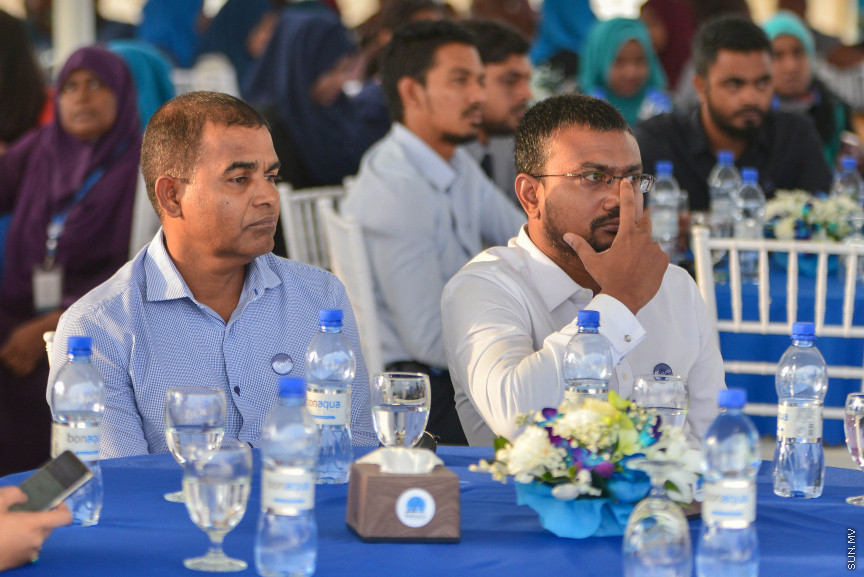 ބޯހިޔާވަހިކަން ފޯރުކޮށްދިނުމަށް ސަރުކާރުން ހިންގާ "ހިޔާ" މަޝްރޫއުގެ ދަށުން އެސްޓީއޯ އިން ހުޅުމާލޭގައި ހަދާ 15 ބުރީގެ ރެޒިޑެންޝަލް ދެ ޓަވަރުގެ ބިންގާ އެޅުމަށް ބޭއްވި ރަސްމިއްޔާތުގެ ތެރެއިން---ސަން ފޮޓޯ/ މުހައްމަދު އަފްރާހް 