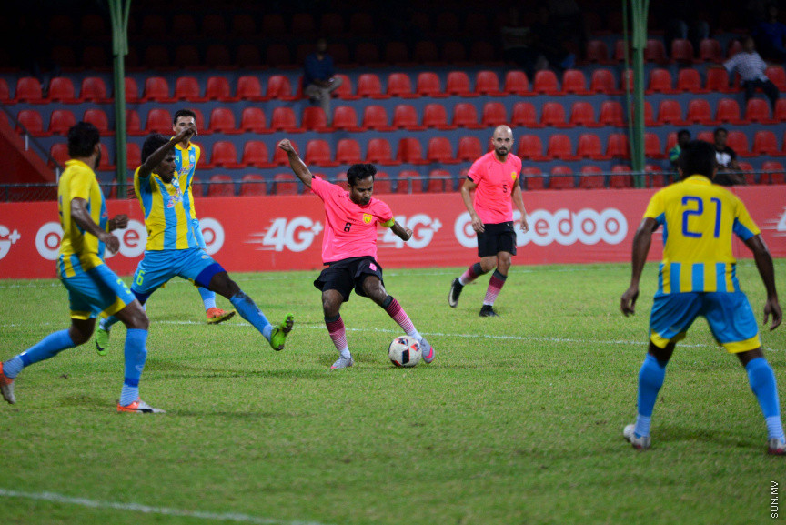  26 ފެބްރުއަރީ 2018: އެސްޓީއޯ މާލެ ލީގުގައި ޔުނައިޓެޑް ވިކްޓަރީ އާއި ވެލެންސިޔާ ބައްދަލުކުރި މެޗުގެ ތެރެއިން: 3-0 ގެ ނަތީޖާއަކުން މެޗު ކާމިޔާބް ކުރީ ޔޫވީއިން---ސަން ފޮޓޯ/ މުހައްމަދު އަފްރާހް 