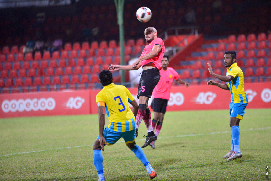  26 ފެބްރުއަރީ 2018: އެސްޓީއޯ މާލެ ލީގުގައި ޔުނައިޓެޑް ވިކްޓަރީ އާއި ވެލެންސިޔާ ބައްދަލުކުރި މެޗުގެ ތެރެއިން: 3-0 ގެ ނަތީޖާއަކުން މެޗު ކާމިޔާބް ކުރީ ޔޫވީއިން---ސަން ފޮޓޯ/ މުހައްމަދު އަފްރާހް 