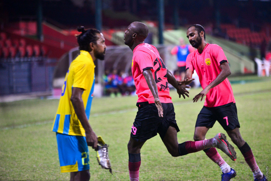  26 ފެބްރުއަރީ 2018: އެސްޓީއޯ މާލެ ލީގުގައި ޔުނައިޓެޑް ވިކްޓަރީ އާއި ވެލެންސިޔާ ބައްދަލުކުރި މެޗުގެ ތެރެއިން: 3-0 ގެ ނަތީޖާއަކުން މެޗު ކާމިޔާބް ކުރީ ޔޫވީއިން---ސަން ފޮޓޯ/ މުހައްމަދު އަފްރާހް 