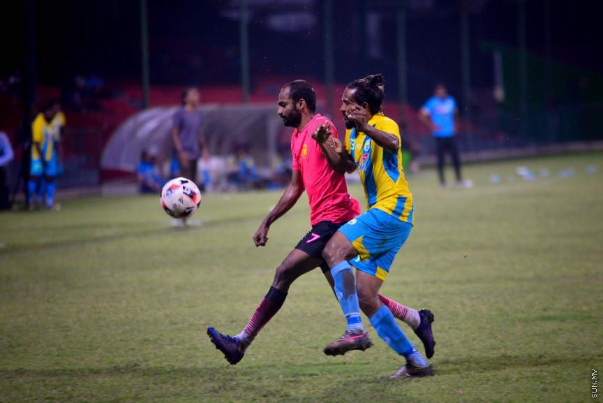  26 ފެބްރުއަރީ 2018: އެސްޓީއޯ މާލެ ލީގުގައި ޔުނައިޓެޑް ވިކްޓަރީ އާއި ވެލެންސިޔާ ބައްދަލުކުރި މެޗުގެ ތެރެއިން: 3-0 ގެ ނަތީޖާއަކުން މެޗު ކާމިޔާބް ކުރީ ޔޫވީއިން---ސަން ފޮޓޯ/ މުހައްމަދު އަފްރާހް 
