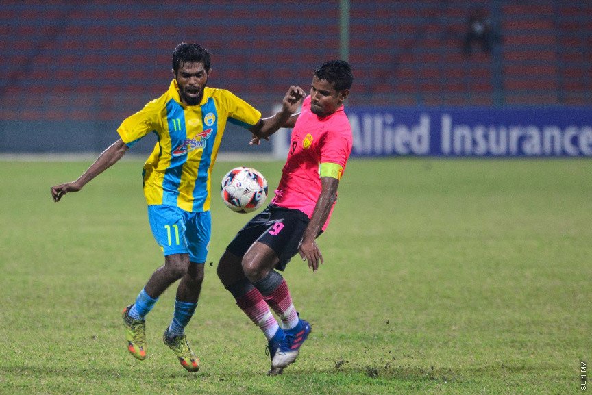  26 ފެބްރުއަރީ 2018: އެސްޓީއޯ މާލެ ލީގުގައި ޔުނައިޓެޑް ވިކްޓަރީ އާއި ވެލެންސިޔާ ބައްދަލުކުރި މެޗުގެ ތެރެއިން: 3-0 ގެ ނަތީޖާއަކުން މެޗު ކާމިޔާބް ކުރީ ޔޫވީއިން---ސަން ފޮޓޯ/ މުހައްމަދު އަފްރާހް 