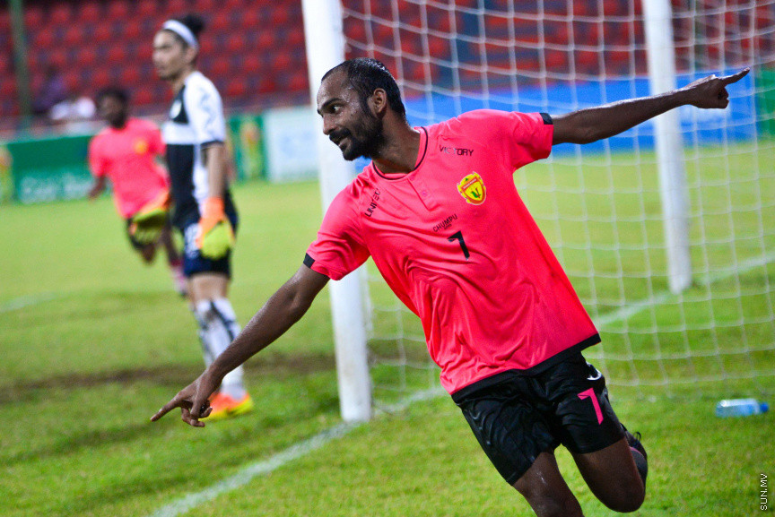  26 ފެބްރުއަރީ 2018: އެސްޓީއޯ މާލެ ލީގުގައި ޔުނައިޓެޑް ވިކްޓަރީ އާއި ވެލެންސިޔާ ބައްދަލުކުރި މެޗުގެ ތެރެއިން: 3-0 ގެ ނަތީޖާއަކުން މެޗު ކާމިޔާބް ކުރީ ޔޫވީއިން---ސަން ފޮޓޯ/ މުހައްމަދު އަފްރާހް 