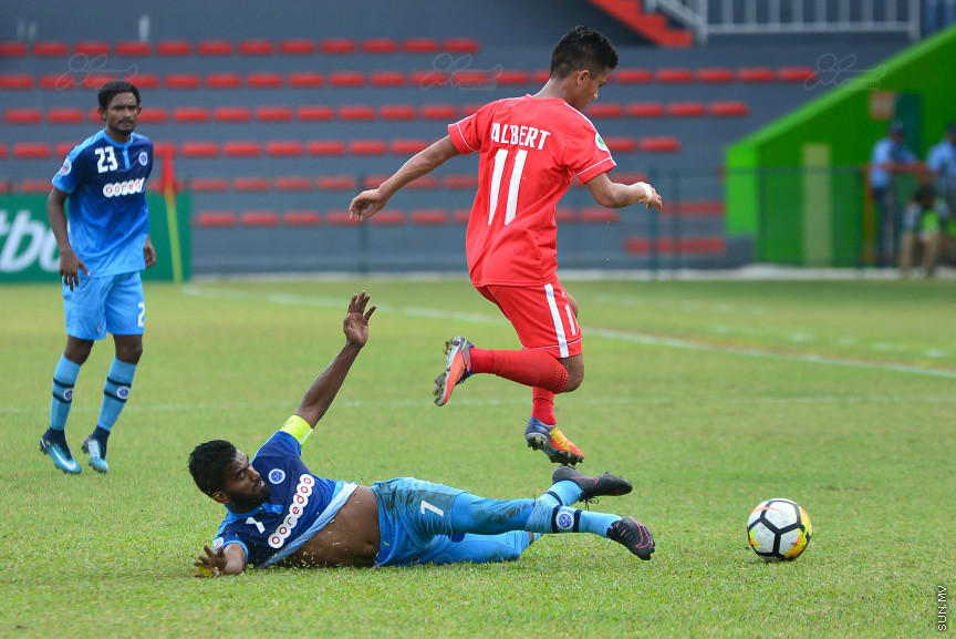އޭއެފްސީ ކަޕްގެ 'ގްރޫޕް އީ'ގައި ރާއްޖޭގެ ނިއު ރޭޑިއަންޓް ސްޕޯޓްސް ކްލަބާއި އިންޑިއާގެ އައިޒޯލް އެފްސީ ބައްދަލުކުރި މެޗުގެ ތެރެއިން: 3-1ގެ ނަތީޖާއަކުން މެޗު ކާމިޔާބް ކުރީ ނިއު ރޭޑިއަންޓް ސްޕޯޓްސް ކްލަބް---ސަން ފޮޓޯ/ މުހައްމަދު އަފްރާހް 
