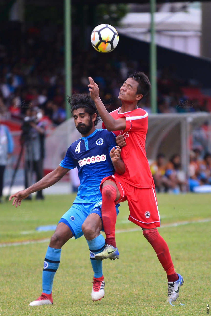އޭއެފްސީ ކަޕްގެ 'ގްރޫޕް އީ'ގައި ރާއްޖޭގެ ނިއު ރޭޑިއަންޓް ސްޕޯޓްސް ކްލަބާއި އިންޑިއާގެ އައިޒޯލް އެފްސީ ބައްދަލުކުރި މެޗުގެ ތެރެއިން: 3-1ގެ ނަތީޖާއަކުން މެޗު ކާމިޔާބް ކުރީ ނިއު ރޭޑިއަންޓް ސްޕޯޓްސް ކްލަބް---ސަން ފޮޓޯ/ މުހައްމަދު އަފްރާހް 