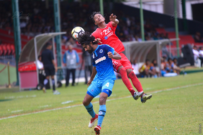 އޭއެފްސީ ކަޕްގެ 'ގްރޫޕް އީ'ގައި ރާއްޖޭގެ ނިއު ރޭޑިއަންޓް ސްޕޯޓްސް ކްލަބާއި އިންޑިއާގެ އައިޒޯލް އެފްސީ ބައްދަލުކުރި މެޗުގެ ތެރެއިން: 3-1ގެ ނަތީޖާއަކުން މެޗު ކާމިޔާބް ކުރީ ނިއު ރޭޑިއަންޓް ސްޕޯޓްސް ކްލަބް---ސަން ފޮޓޯ/ މުހައްމަދު އަފްރާހް 
