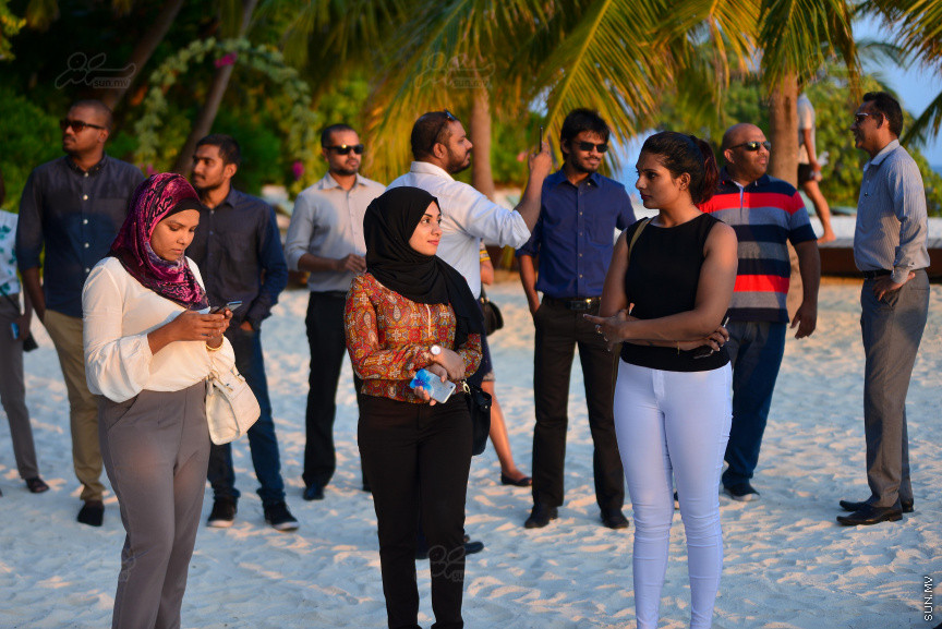 މަޓާޓޯ މޯލްޑިވްސް ޓްރެވަލް އެވޯޑްސް 2018 ލޯންޗުކުރުމަށް ކޮކޯ ބޮޑު ހިތި ރިސޯޓުގައި ބޭއްވި ރަސްމިއްޔާތުގެ ތެރެއިން: މިއަހަރުގެ އެވޯޑްސްގެ އޮންލައިން މީޑިއާ ޕާޓްނަރަކީ ސަން އޮންލައިން -- ސަން ފޮޓޯ/ މުހައްމަދު އަފްރާހް