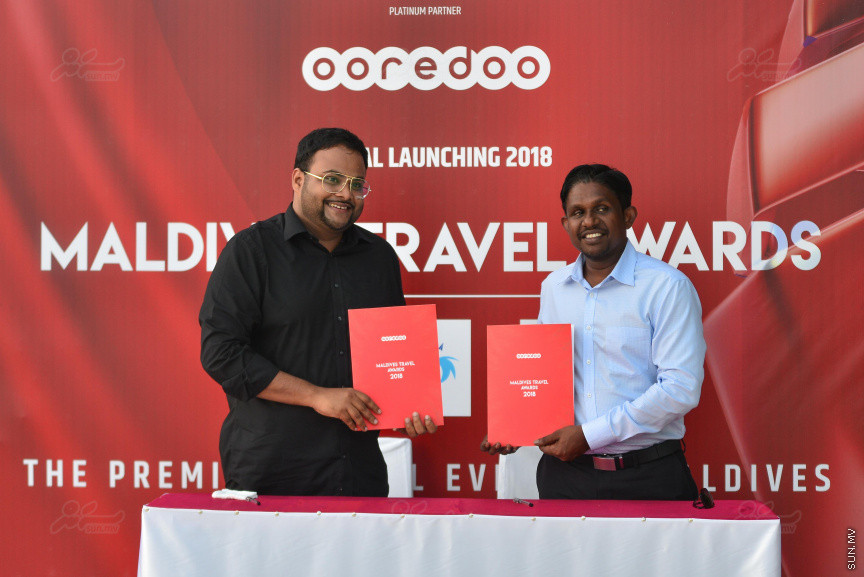 މަޓާޓޯ މޯލްޑިވްސް ޓްރެވަލް އެވޯޑްސް 2018 ލޯންޗުކުރުމަށް ކޮކޯ ބޮޑު ހިތި ރިސޯޓުގައި ބޭއްވި ރަސްމިއްޔާތުގެ ތެރެއިން: މިއަހަރުގެ އެވޯޑްސްގެ އޮންލައިން މީޑިއާ ޕާޓްނަރަކީ ސަން އޮންލައިން -- ސަން ފޮޓޯ/ މުހައްމަދު އަފްރާހް