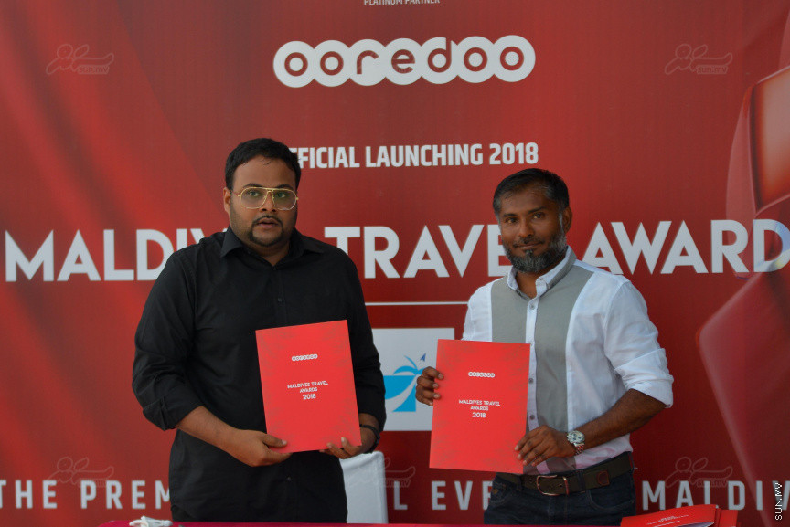 މަޓާޓޯ މޯލްޑިވްސް ޓްރެވަލް އެވޯޑްސް 2018 ލޯންޗުކުރުމަށް ކޮކޯ ބޮޑު ހިތި ރިސޯޓުގައި ބޭއްވި ރަސްމިއްޔާތުގެ ތެރެއިން: މިއަހަރުގެ އެވޯޑްސްގެ އޮންލައިން މީޑިއާ ޕާޓްނަރަކީ ސަން އޮންލައިން -- ސަން ފޮޓޯ/ މުހައްމަދު އަފްރާހް