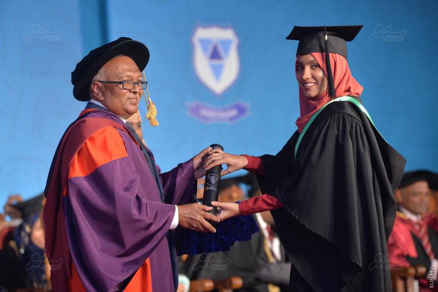 ވިލާކޮލެޖުގެ ދަސްވެނިވުމުގެ ރަސްމިއްޔާތުގެ ތެރެއިން---ސަން ފޮޓޯ/ މުހައްމަދު އަފްރާހް 