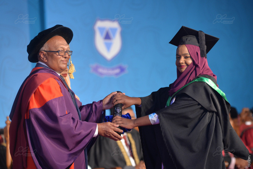 ވިލާކޮލެޖުގެ ދަސްވެނިވުމުގެ ރަސްމިއްޔާތުގެ ތެރެއިން---ސަން ފޮޓޯ/ މުހައްމަދު އަފްރާހް 