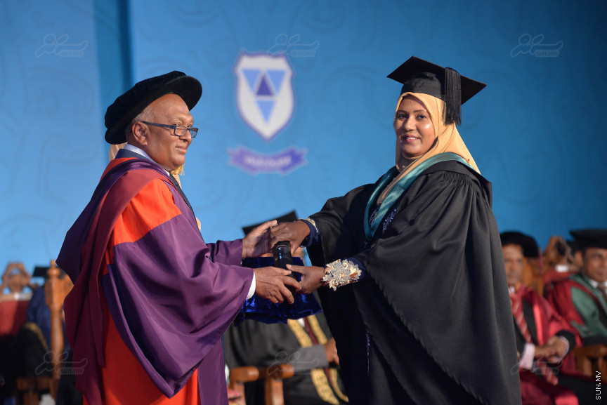ވިލާކޮލެޖުގެ ދަސްވެނިވުމުގެ ރަސްމިއްޔާތުގެ ތެރެއިން---ސަން ފޮޓޯ/ މުހައްމަދު އަފްރާހް 