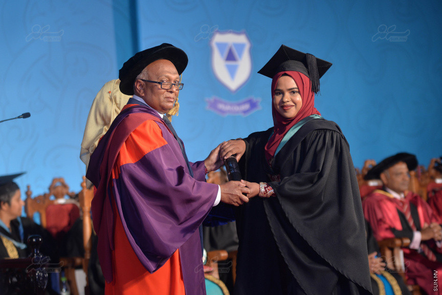 ވިލާކޮލެޖުގެ ދަސްވެނިވުމުގެ ރަސްމިއްޔާތުގެ ތެރެއިން---ސަން ފޮޓޯ/ މުހައްމަދު އަފްރާހް 