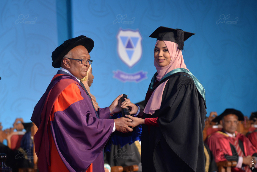 ވިލާކޮލެޖުގެ ދަސްވެނިވުމުގެ ރަސްމިއްޔާތުގެ ތެރެއިން---ސަން ފޮޓޯ/ މުހައްމަދު އަފްރާހް 