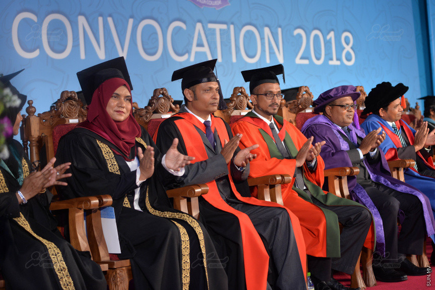 ވިލާކޮލެޖުގެ ދަސްވެނިވުމުގެ ރަސްމިއްޔާތުގެ ތެރެއިން---ސަން ފޮޓޯ/ މުހައްމަދު އަފްރާހް 